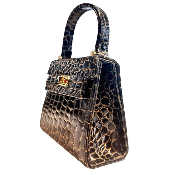 Tenri’s Vintage Women’s Croc-Embossed Handbag w/ Gold Hardware & Handle - Picture 7 of 12